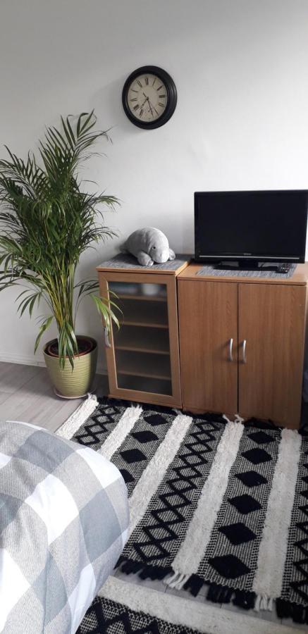 7, Cranehouse Brangbourne Road * London