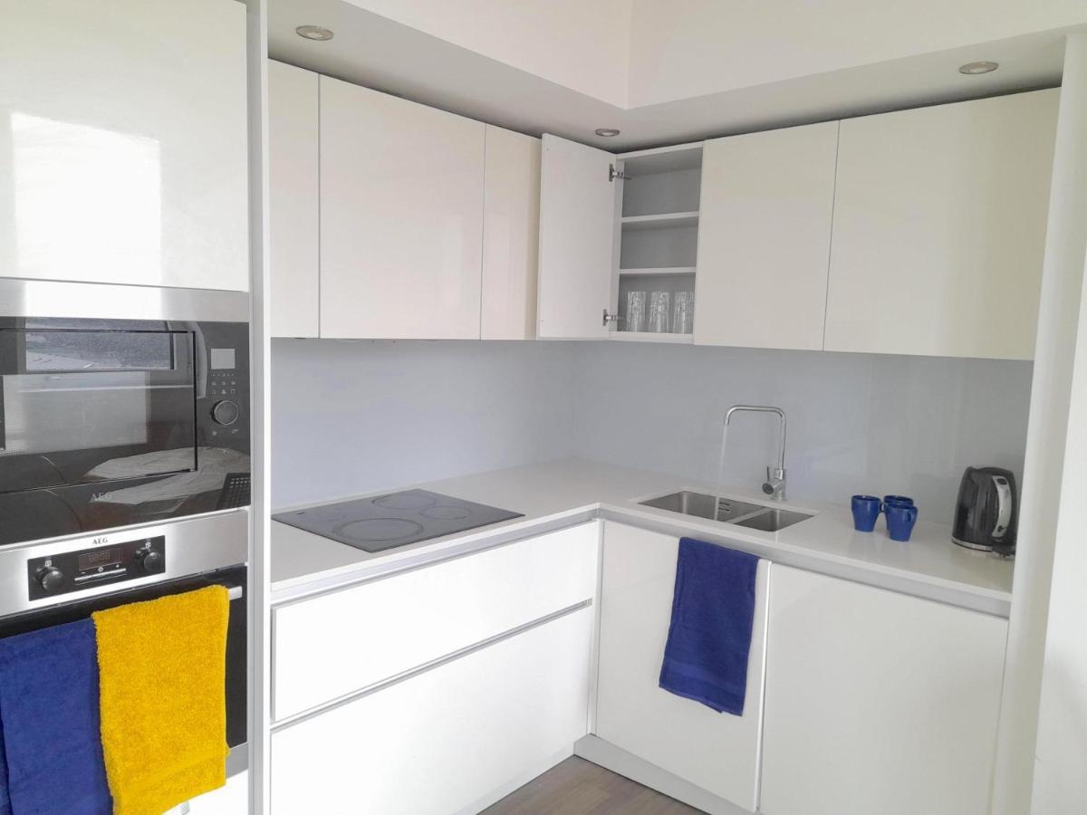 Two Bedroom Near Southall Station! Lägenhet *