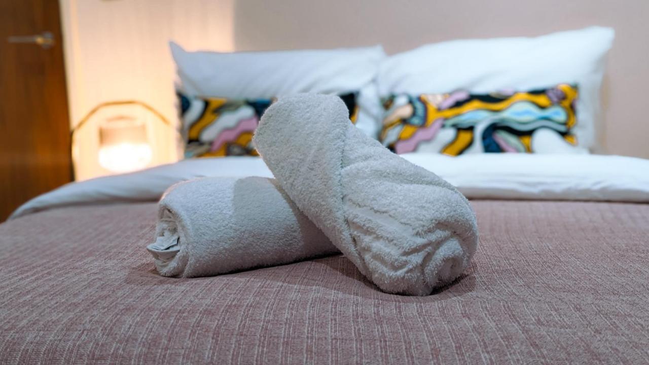 Spacious In Trendy Hackney Apartment