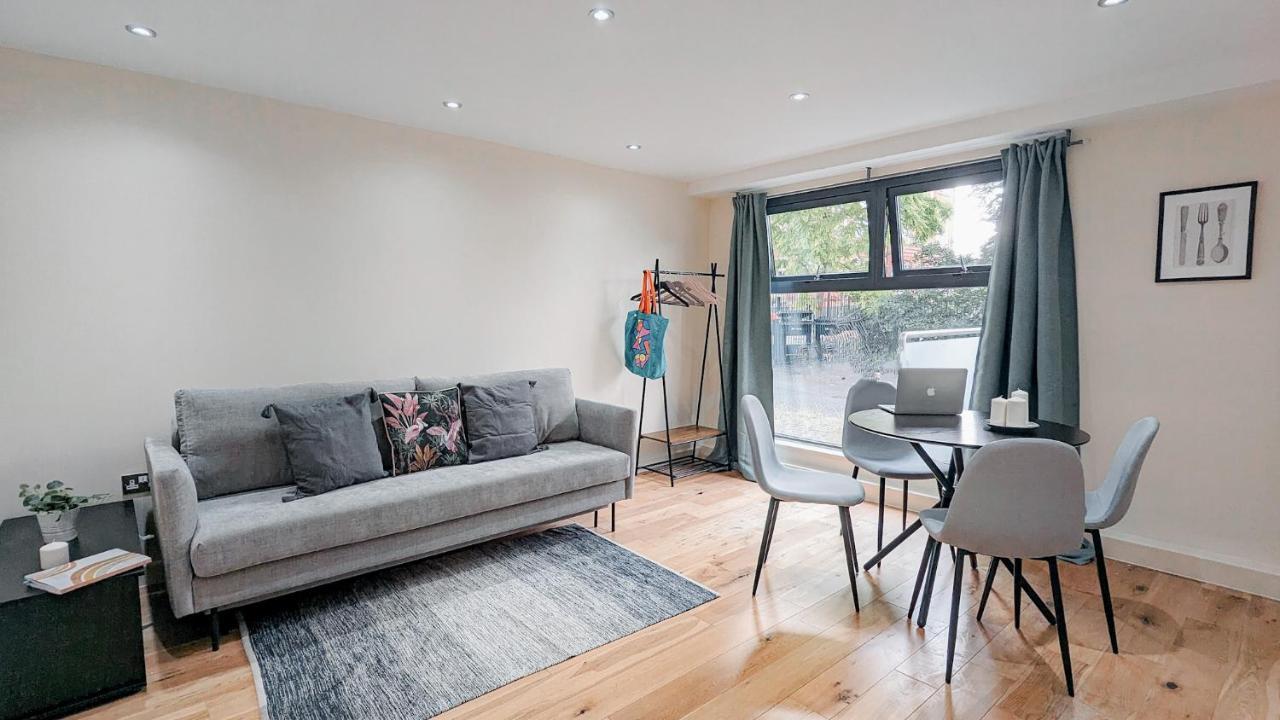 Spacious In Trendy Hackney * London