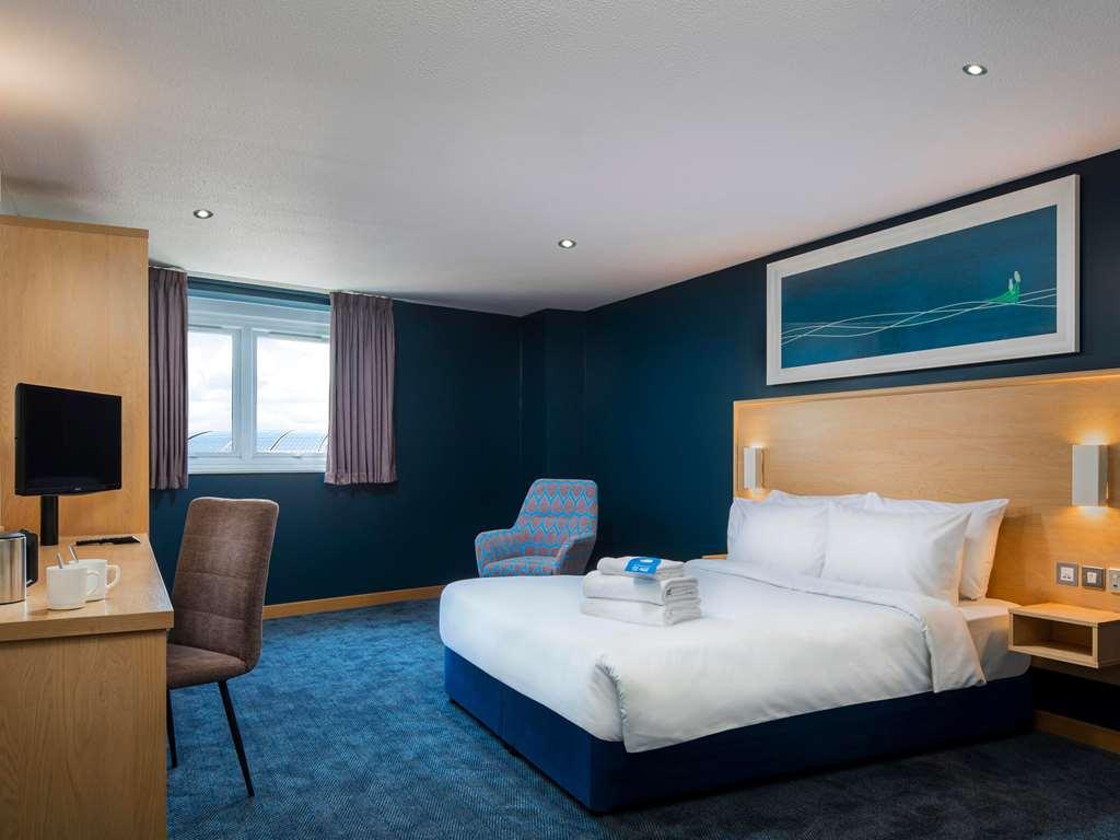 Travelodge City Airport Hotel 3*