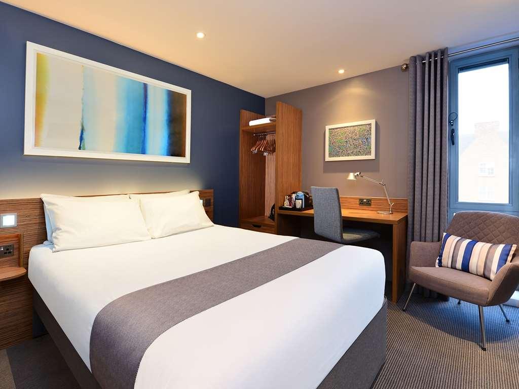 Travelodge Tower Bridge 3*