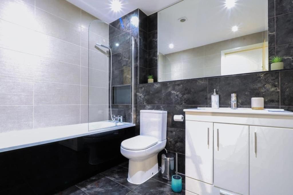 Modern Stunning Flat In Hackney Apartment *