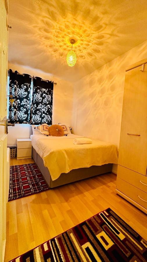 Whites Bed & Breakfast London