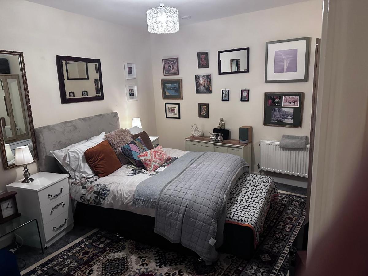Homestay Private Room. In Zone 2 In Cousy Flat
