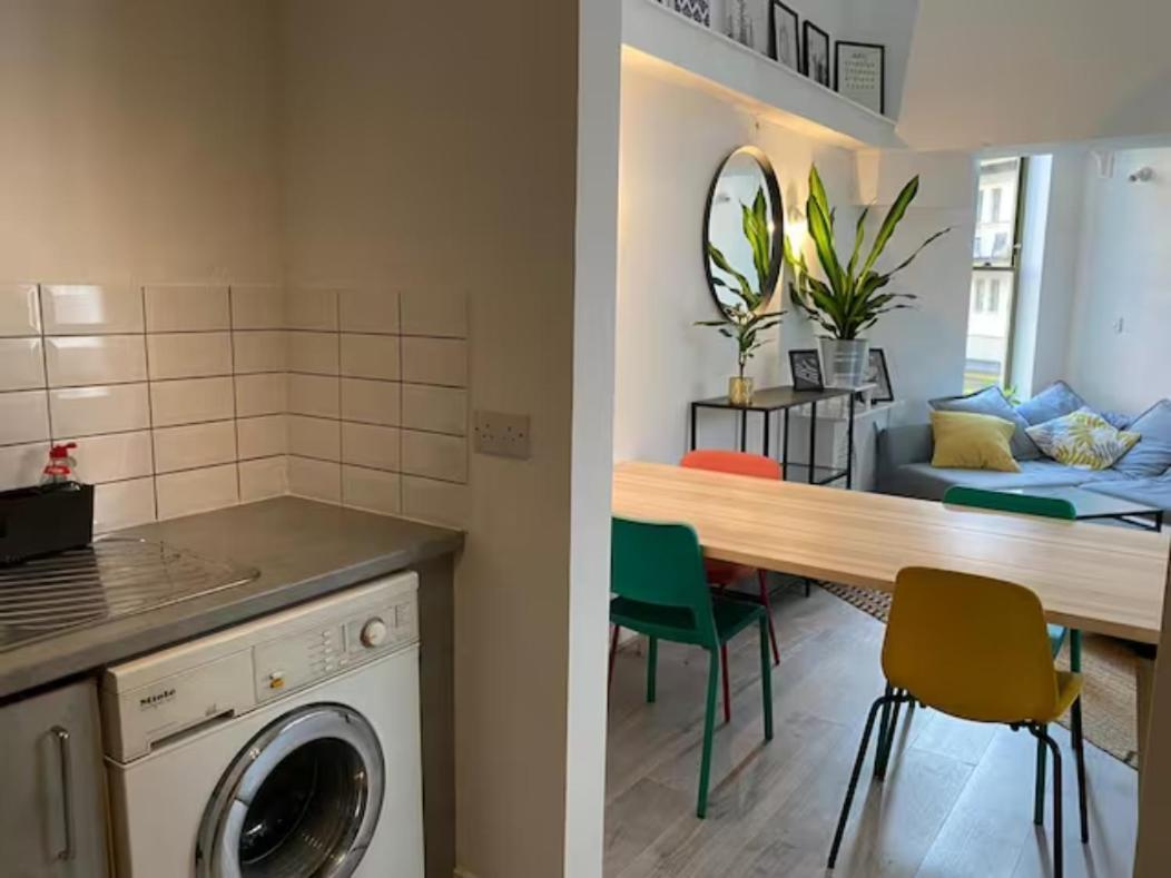 Modern & Spacious 2bd In Limehouse Apartment *