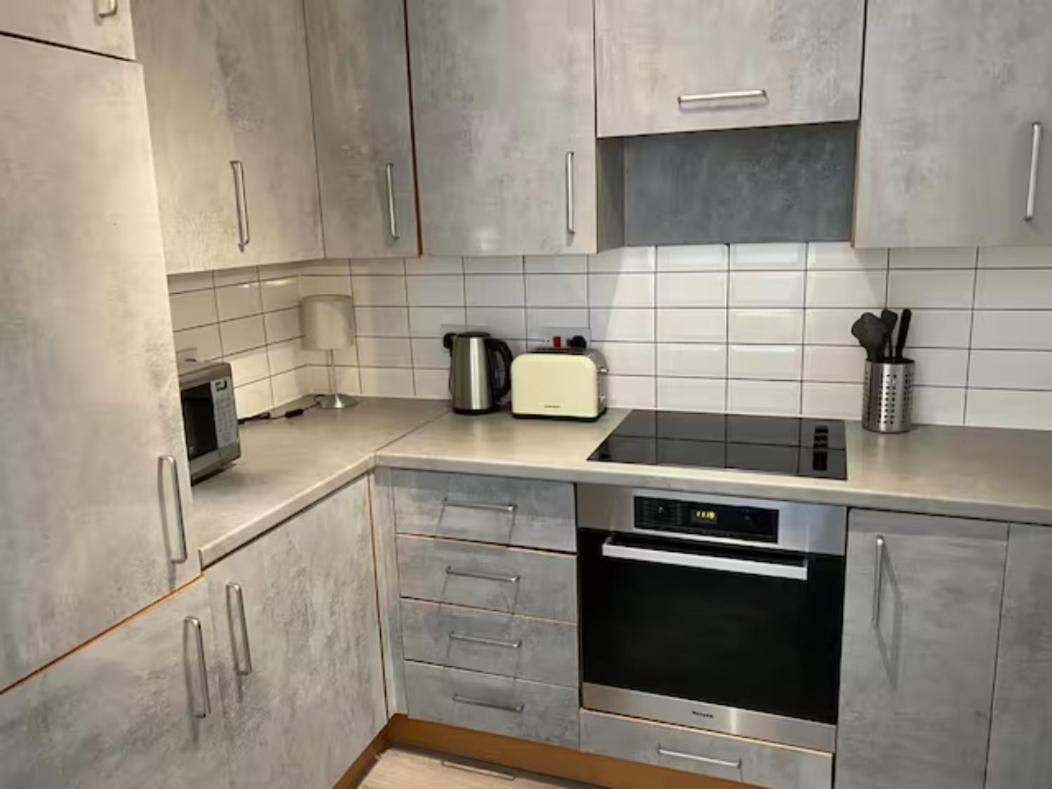 Modern & Spacious 2bd In Limehouse Apartment London