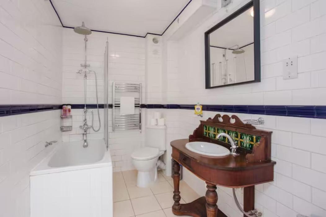Modern & Spacious 2bd In Limehouse *