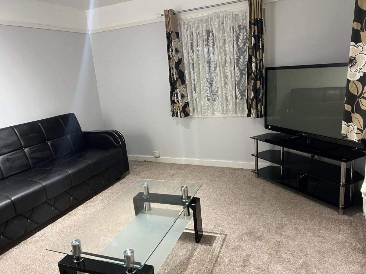 Cosy 2 Bedroom Flat * Londen