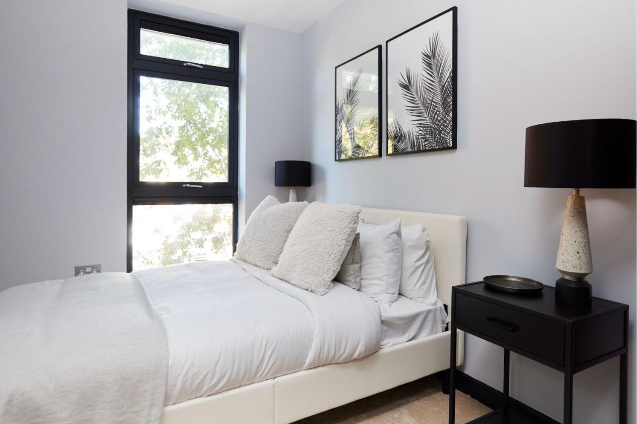The Whitechapel Place - Stunning 2bdr Flat With Balcony Lägenhet