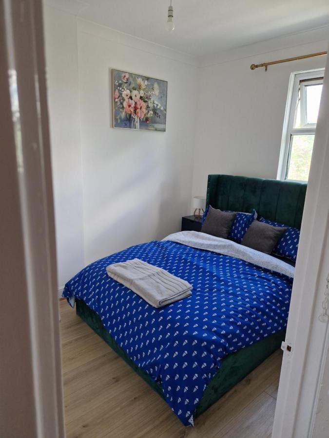 A Lovely One Bedroom In Hither Lane Lägenhet