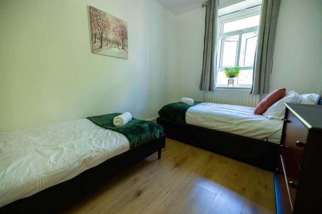 Pristine 3 Beds Hackney E9 Lejlighed London