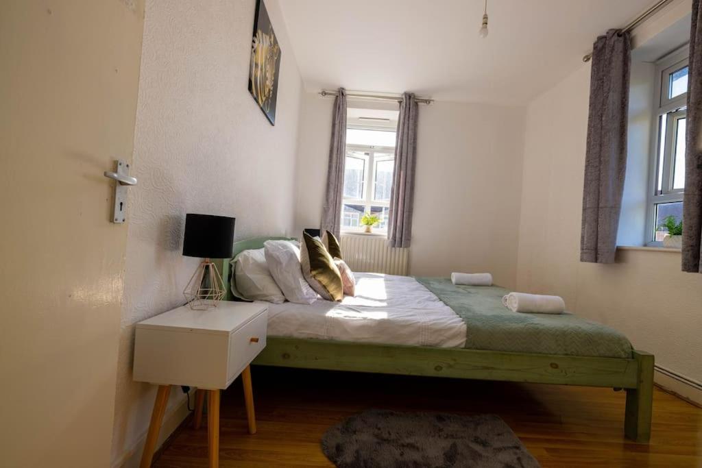Lejlighed Pristine 3 Beds Hackney E9 *