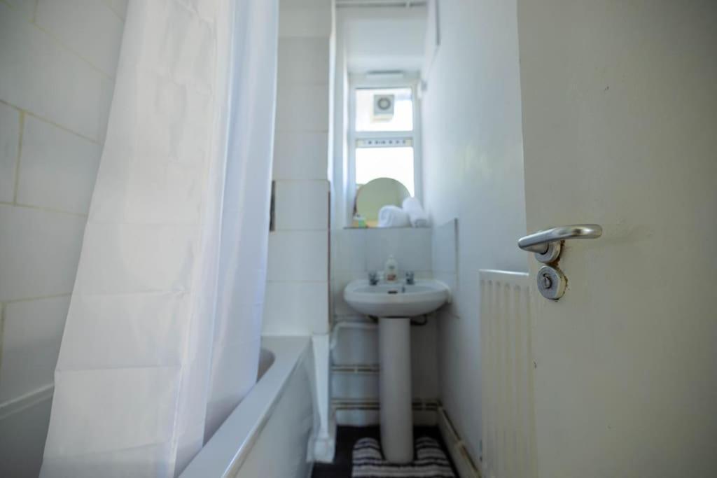 Pristine 3 Beds Hackney E9 Lejlighed