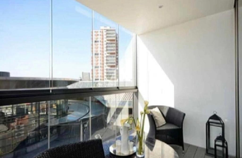 Ontario Point Flat Only Double Bedroom Homestay *