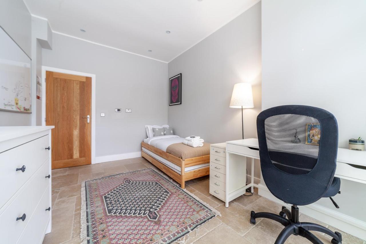 Bright Groundfloor 3br Flat, Brockley, Se Leilighet London