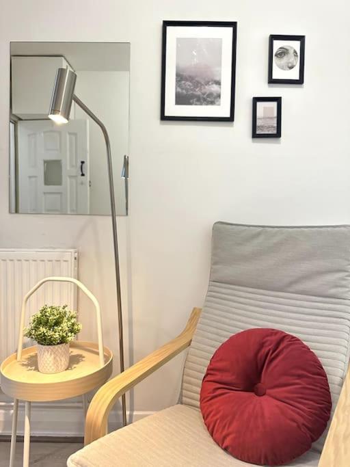 Stunning 2-bed Near London. Lägenhet