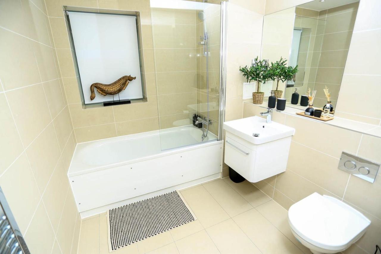 Appartement Snuggle - Riverside - Views Over Looking River Thames, Close To O2 Arena, Excel, Airport, Thames Clipper- River Boat Service, Woolwich Ferry, Onsite Parking, Twin Option Available