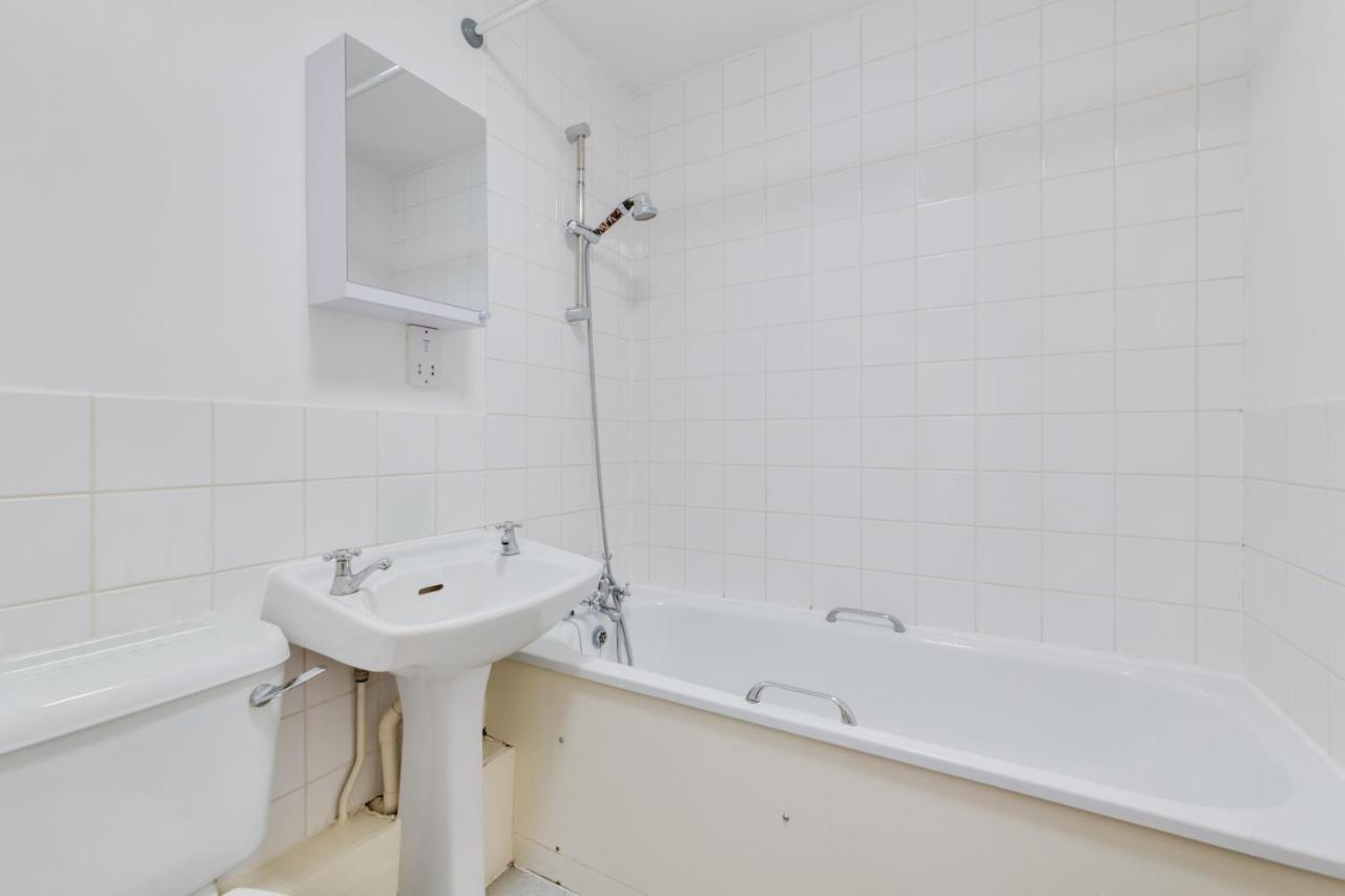 Visit London 1 Bed Flat- Canary Wharf Close To River Thames Leilighet *