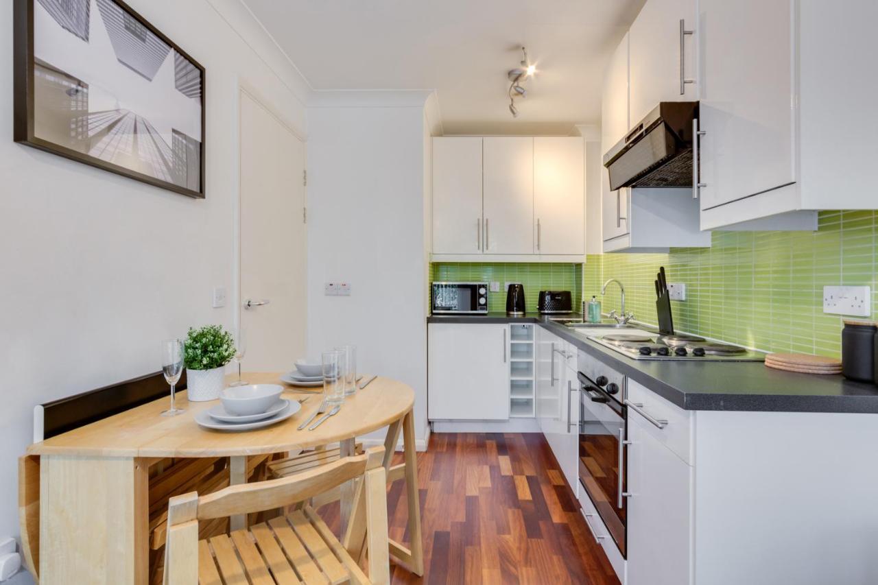 Visit London 1 Bed Flat- Canary Wharf Close To River Thames Leilighet *