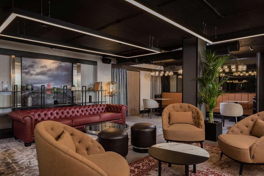 Radisson Red Heathrow * London