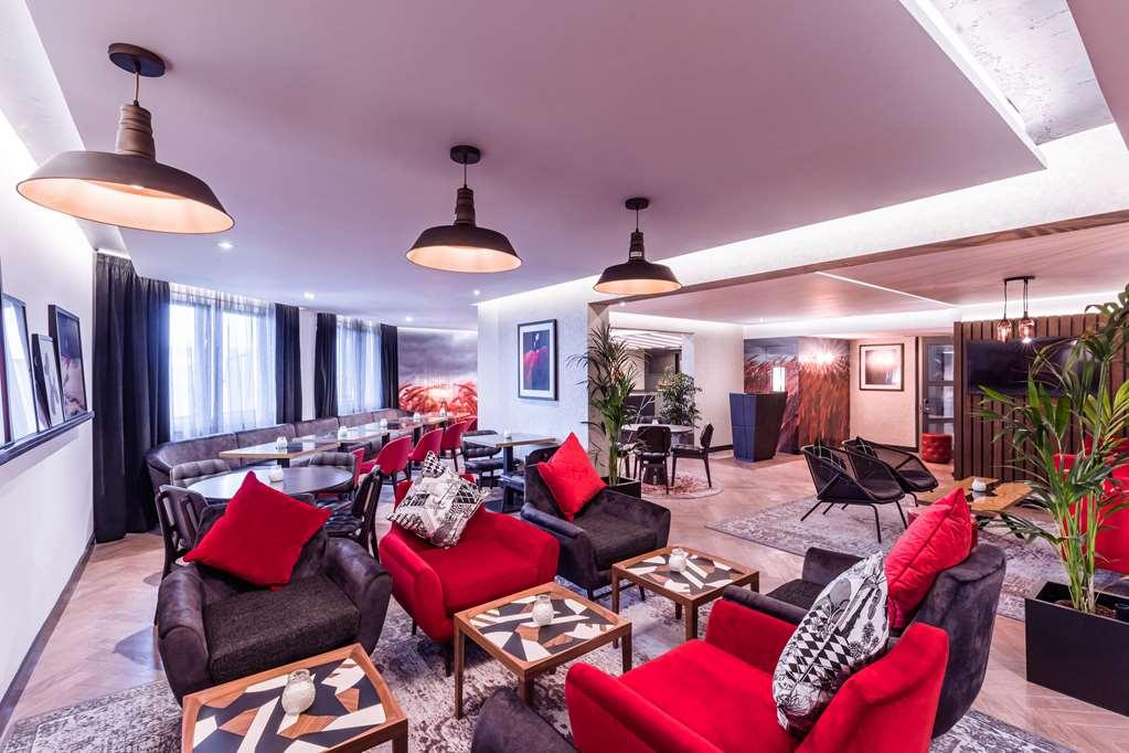 Radisson Red Heathrow *