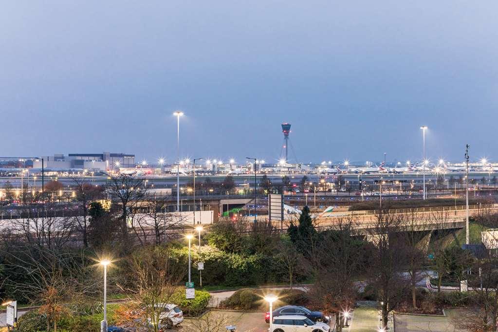 Radisson Red Heathrow * London