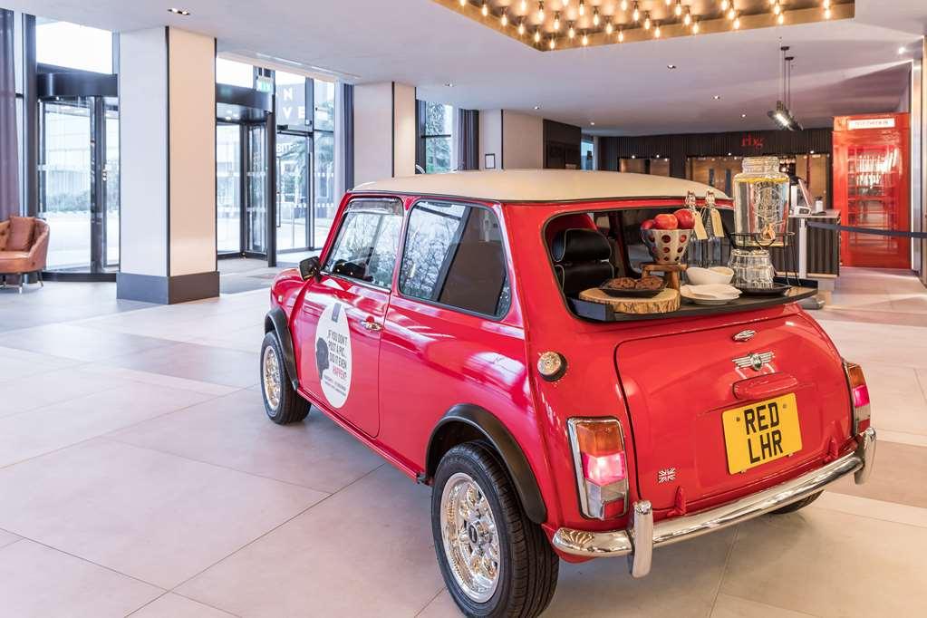 Radisson Red Heathrow Hotel