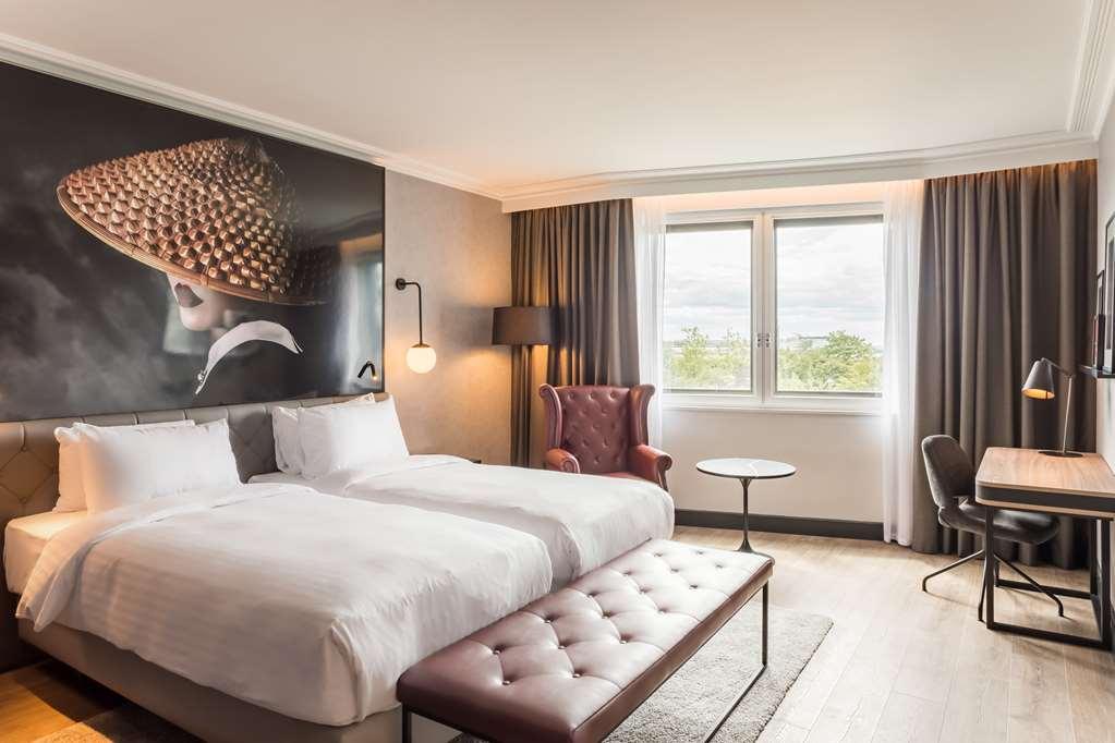Radisson Red Heathrow * London