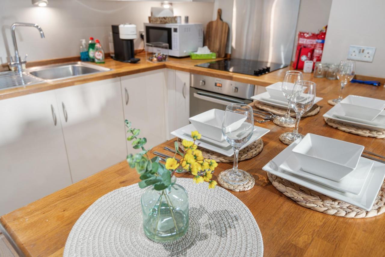 Whitechapel - Steps From Station & Sights! Leilighet London