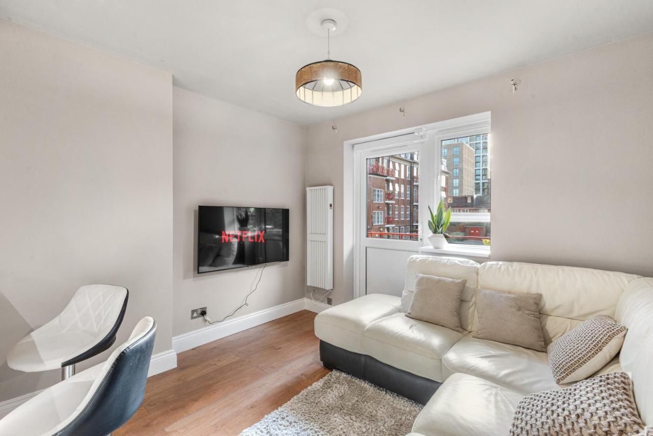 Whitechapel - Steps From Station & Sights! Leilighet London