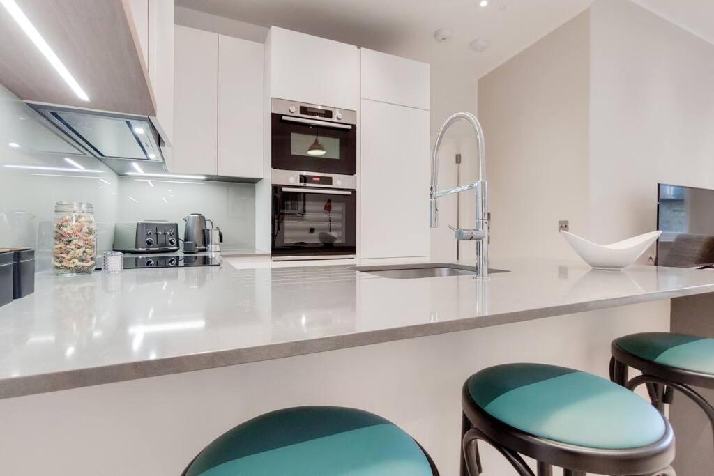 Lägenhet 11 Borough - Bright & Spacious 2-bed Near Bridge *