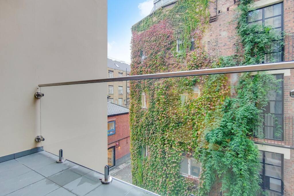 Lägenhet 11 Borough - Bright & Spacious 2-bed Near Bridge *