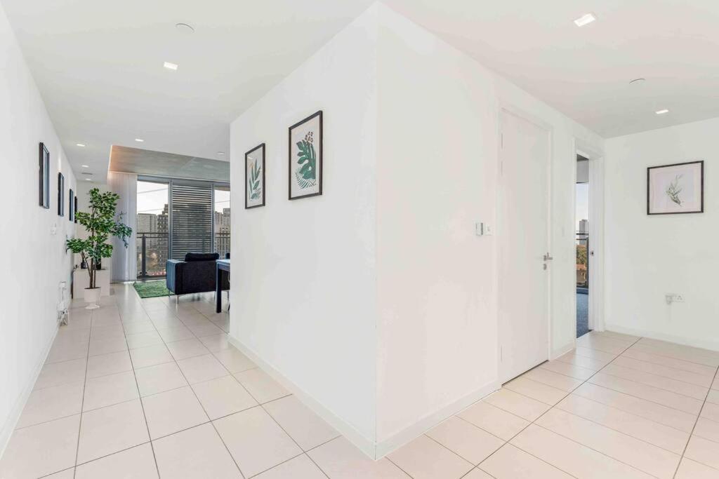 Apartment Luxury 3min Walk To Excel,city Hall, O2 *