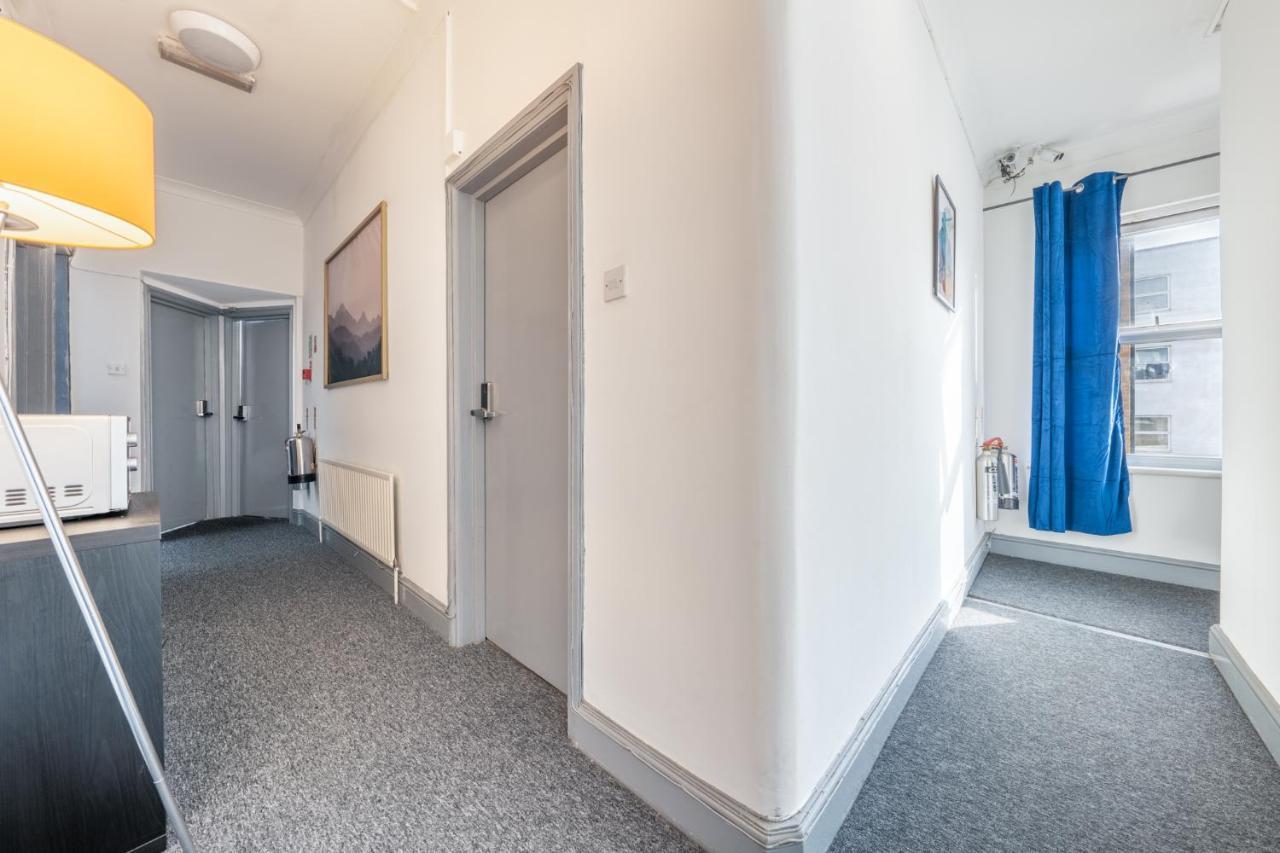 The Buross - Aldgate * Londra