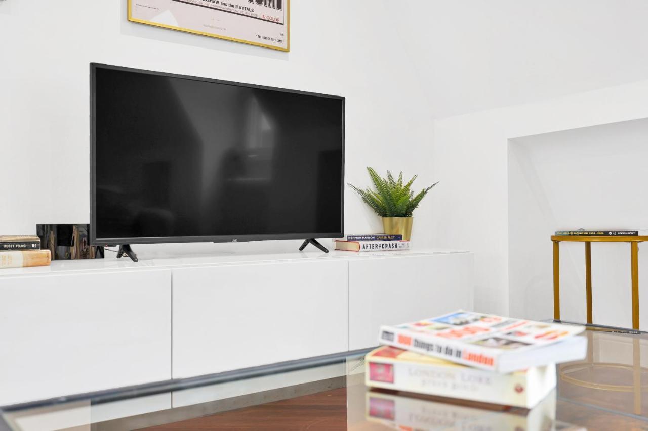 Loft Aartment Short Term & Flexible Renting Hackney With Free Wifi & Balcony * Londen