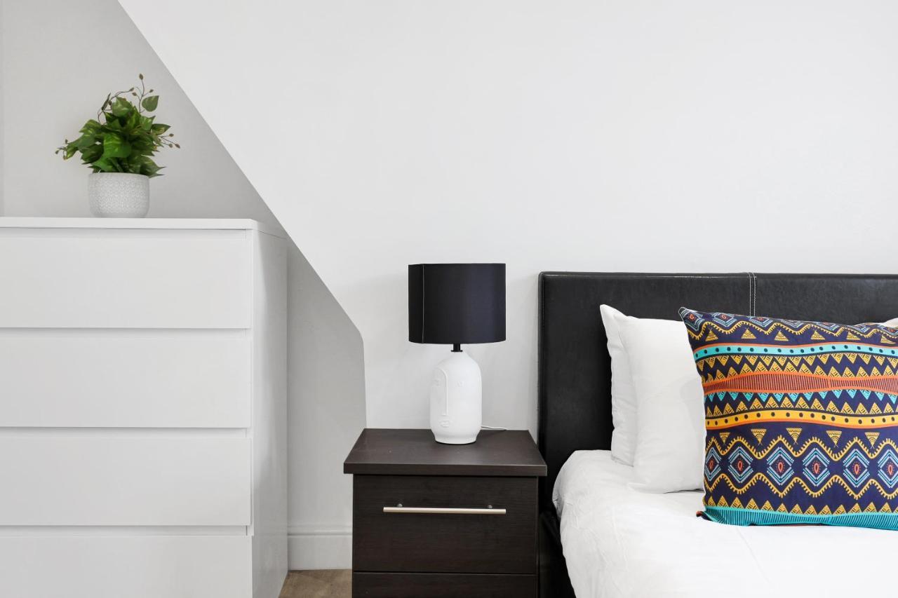 Loft Aartment Short Term & Flexible Renting Hackney With Free Wifi & Balcony * Londen