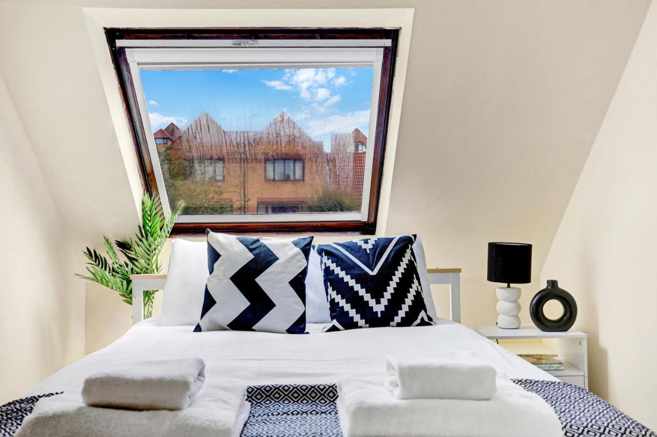 Appartement Charming 3 Bedroom House Short Term & Flexible Renting Canary Wharf With Free Wifi & Garden