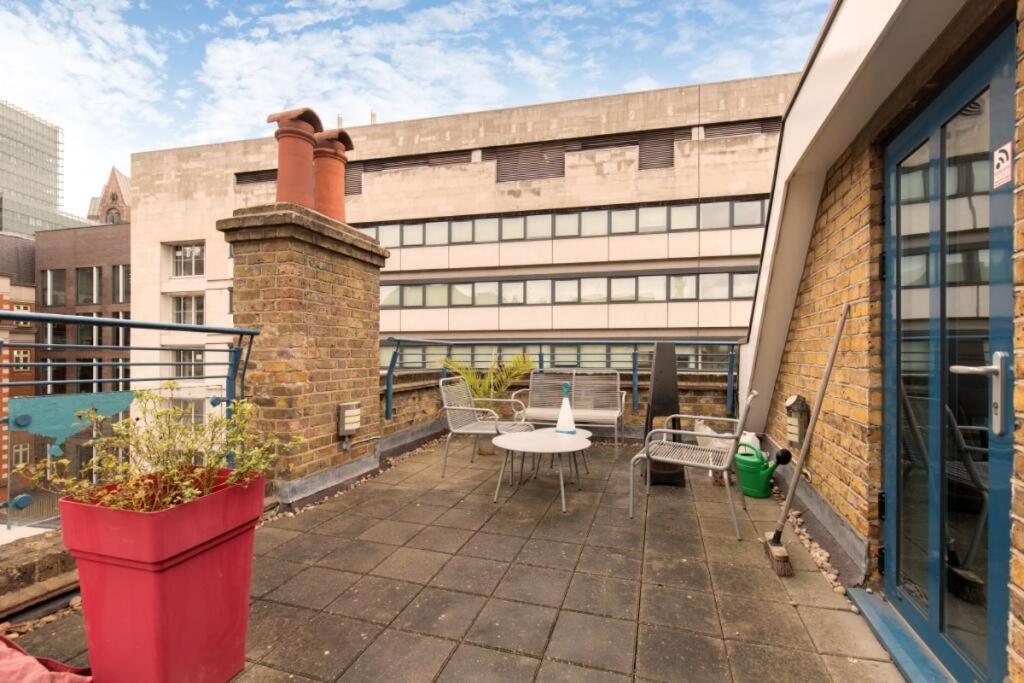 1 Bed With Roof Terrace Apartment