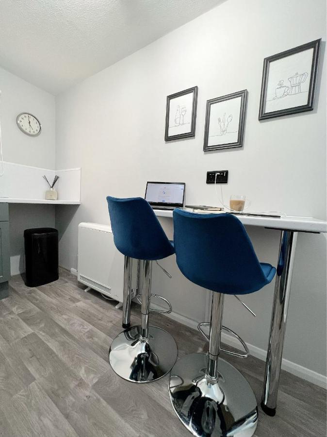 Stunning In Beckton With Private Entrance Holiday home *