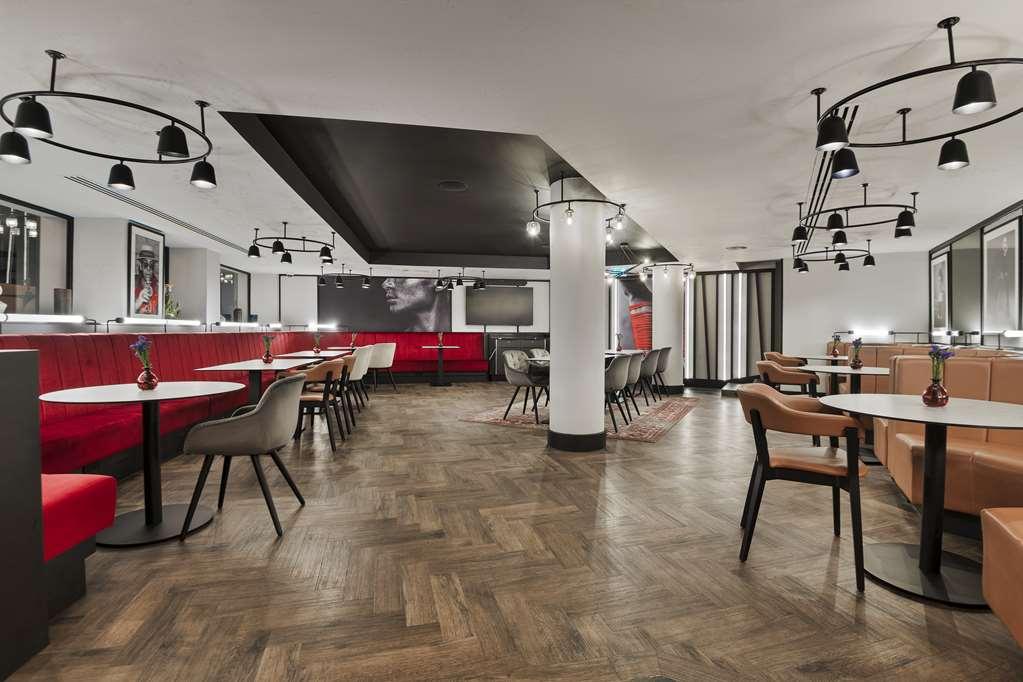 Radisson Red Heathrow * London