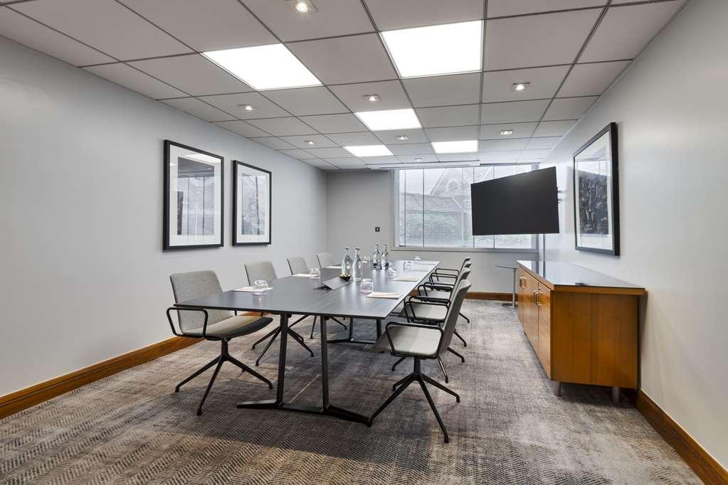 Radisson Red Heathrow * London