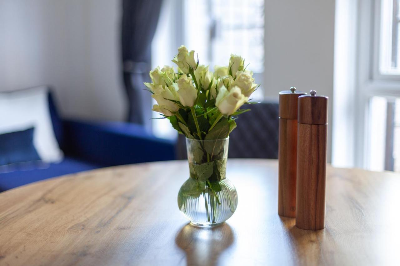 Arte - 3-bedroom Bright House London, Haggerston, Garden, Parking, 8 Min Walk To Haggerston Station, Weekly Or Monthly Stays, Serviced - 7 Guests Holiday home London