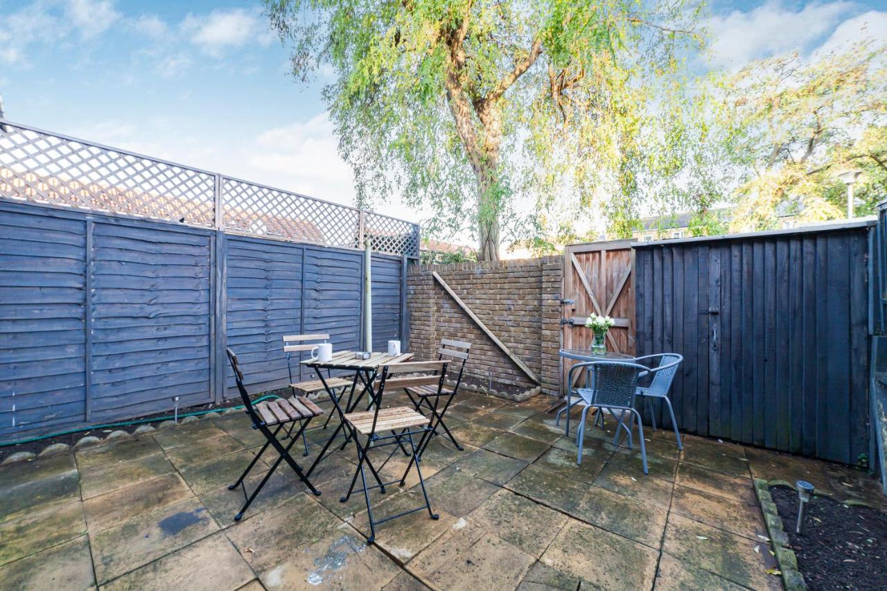 Holiday home Arte - 3-bedroom Bright House London, Haggerston, Garden, Parking, 8 Min Walk To Haggerston Station, Weekly Or Monthly Stays, Serviced - 7 Guests London