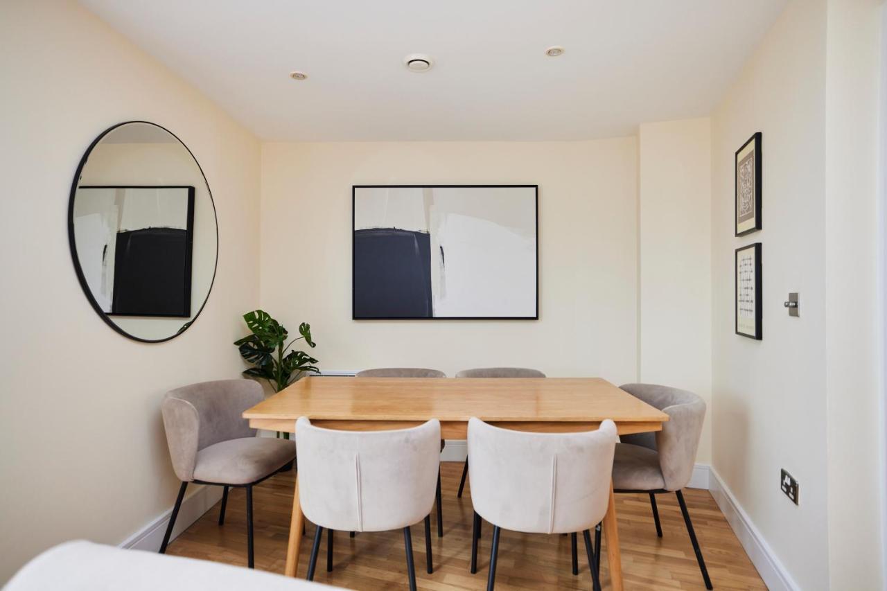 The Weavers Field Place - Classy 3bdr Flat With Terrace Leilighet