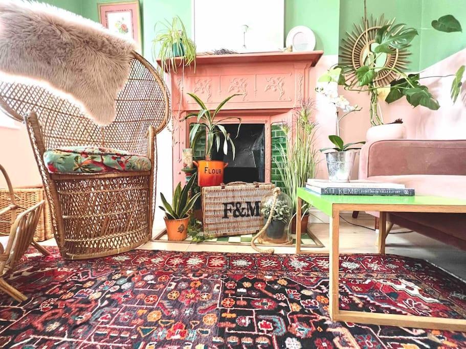 Artsy House In Southeast Holiday home *