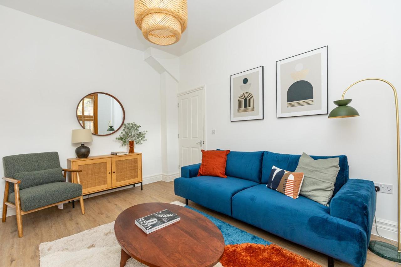 Spacious 4br 3-storey Townhouse In Lively Deptford * Londra
