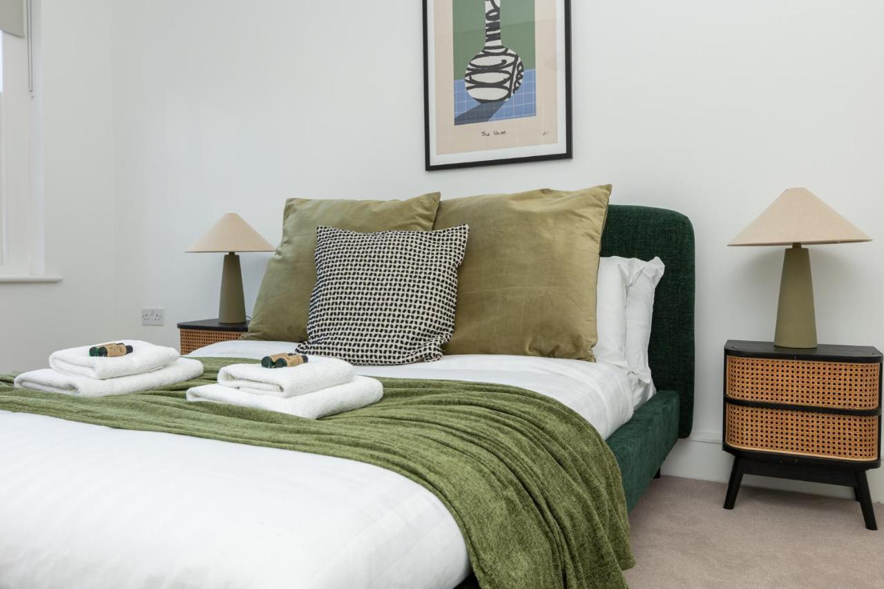 Spacious 4br 3-storey Townhouse In Lively Deptford Londra