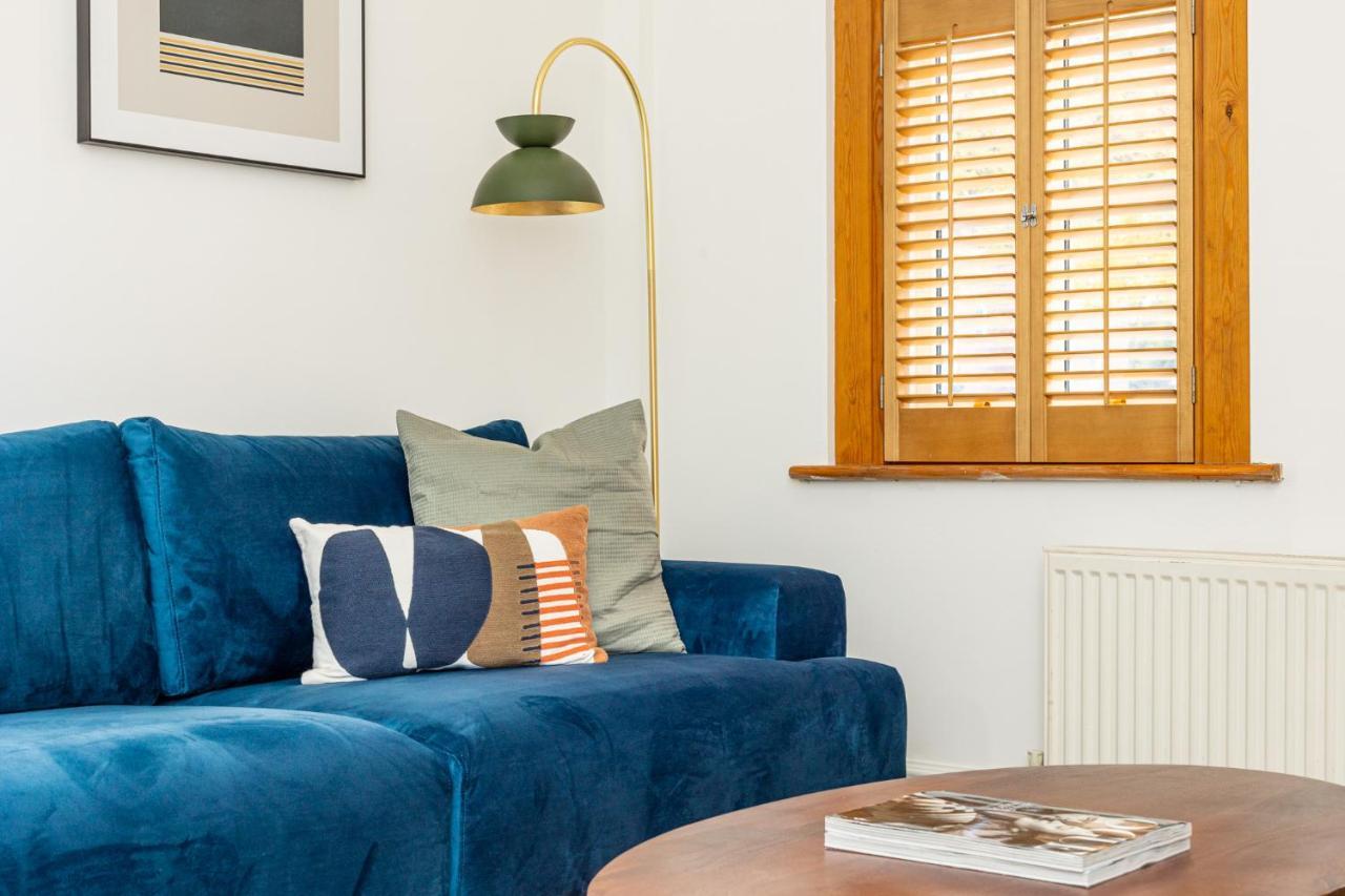 Spacious 4br 3-storey Townhouse In Lively Deptford Londra