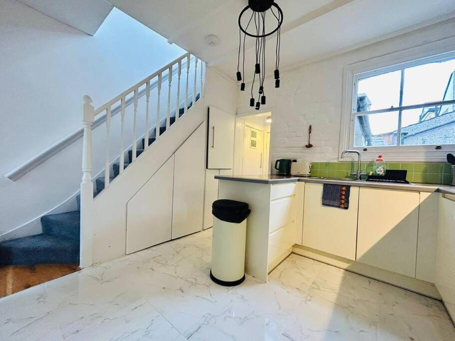 Elegant House In Stratford Appartamento